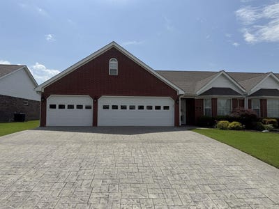 /international/us/12-enclave-paragould-ar-110108740633/