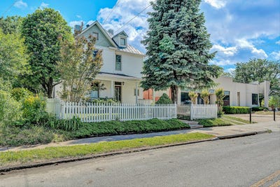 /international/us/646-elm-ave-sw-roanoke-va-110107962028/