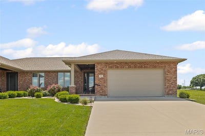 /international/us/519-legacy-drive-waterloo-il-110100560650/