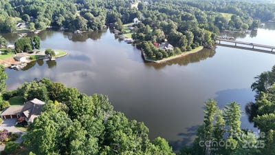 /international/us/6260-riviera-run-estates-drive-hickory-nc-110101064149/