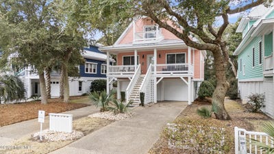/international/us/221-seawatch-way-kure-beach-nc-110106148462/