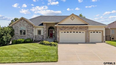 /international/us/17055-corby-street-omaha-ne-110107980784/