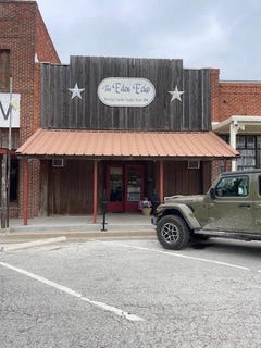 /international/us/135-market-street-eden-tx-110107440123/