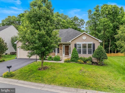 /international/us/158-dinwiddie-way-kearneysville-wv-110100359804/
