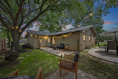 /international/us/609-laurel-st-bastrop-tx-110108612556/
