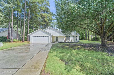 /international/us/108-jacqueline-drive-havelock-nc-110119623221/