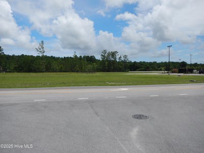 /international/us/lot-2-6650-highway-70-newport-nc-newport-nc-110100949654/?lang=zh-cn