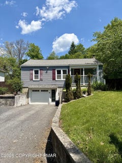 /international/us/105-periwinkle-lane-stroudsburg-pa-110107953467/