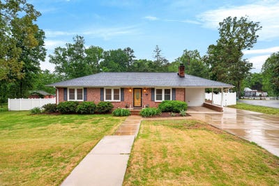 /international/us/105-skyuka-circle-road-landrum-sc-110107690256/