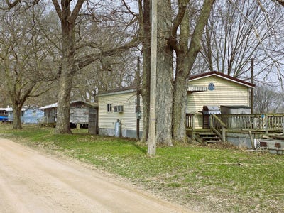 /international/us/13420-howard-road-prophetstown-il-110106818070/