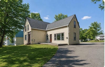 /international/us/82-summer-street-dover-foxcroft-me-110108098683/