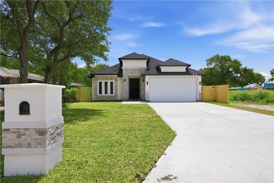 /international/us/151-n-9th-street-aransas-pass-tx-110108266643/
