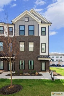 /international/us/228-peyton-place-new-brunswick-nj-110107056624/
