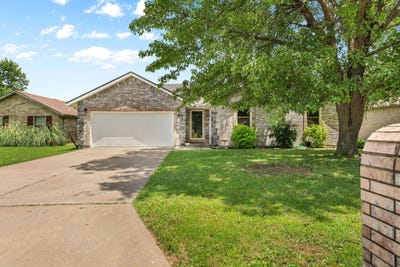 /international/us/208-s-poplar-court-nixa-mo-110100878081/
