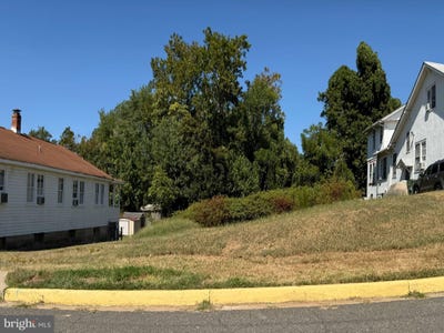 /international/us/223-3rd-avenue-quantico-va-110102081583/