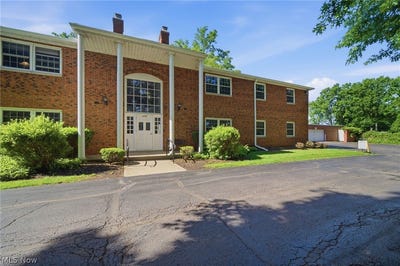 /international/us/2720-pease-drive-rocky-river-oh-110108395249/