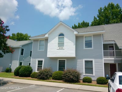 /international/us/108-w-victoria-court-greenville-nc-110100585111/