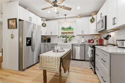 /international/us/609-azalea-court-suffolk-va-110107721930/