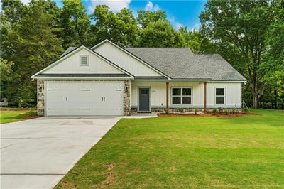 /international/us/1733-panther-parkway-smiths-station-al-110108470767/