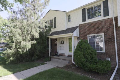 /international/us/23107-arthur-court-saint-clair-shores-mi-110108566496/