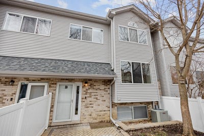 /international/us/332-park-ridge-lane-aurora-il-110108934570/