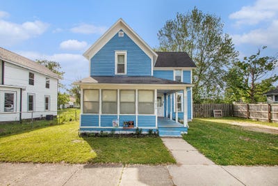 /international/us/404-oak-street-dowagiac-mi-110099601552/