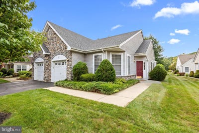 /international/us/109-burholme-drive-hamilton-nj-110101456167/