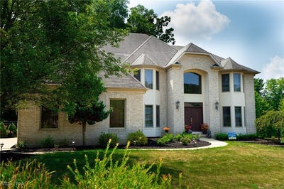 /international/us/9379-chesapeak-drive-north-royalton-oh-110097363684/