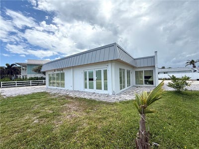 /international/us/5075-highway-a1a-vero-beach-fl-110108933055/