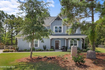 /international/us/704-fleming-court-carthage-nc-110120057682/