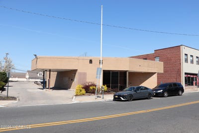 /international/us/24-main-street-toms-river-nj-110107314152/