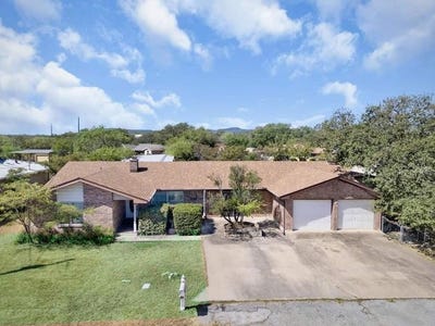 /international/us/2025-forest-trail-kingsland-tx-110120052620/
