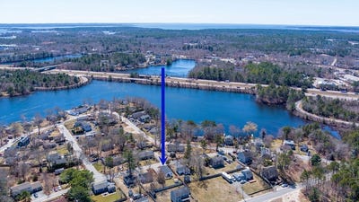 /international/us/10-regent-ave-wareham-ma-110107313709/