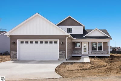 /international/us/2102-cottonwood-avenue-grawn-mi-110108766311/
