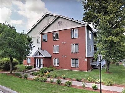 /international/us/5-timberwood-drive-goffstown-nh-110107898897/