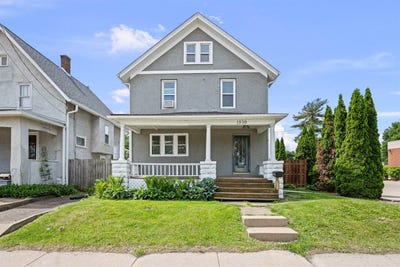 /international/us/1830-avenue-of-the-cities-moline-il-110108439956/