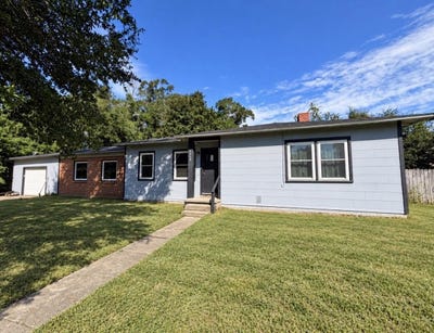 /international/us/6668-maple-street-milton-fl-110120069666/