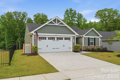 /international/us/420-grandiflora-avenue-lancaster-sc-110108333918/