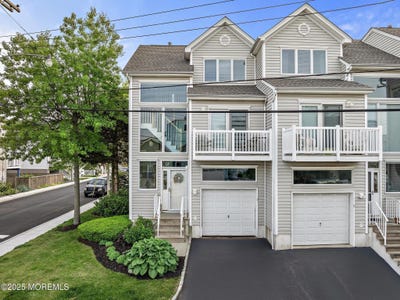 /international/us/7-beach-boulevard-highlands-nj-110099769471/