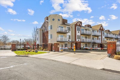/international/us/9428-magnolia-court-ozone-park-ny-110107284360/