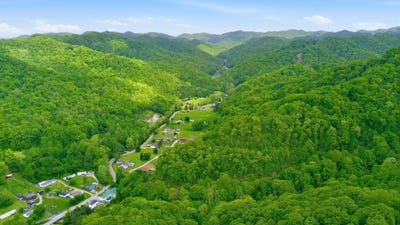 /international/us/54-kirk-hill-road-chapmanville-wv-110107687355/