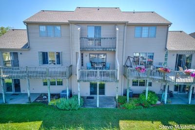 /international/us/1406-e-harbour-towne-circle-muskegon-mi-110100359575/