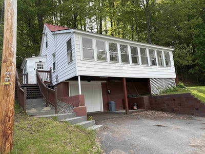 /international/us/1-bacon-street-springfield-vt-110108108294/
