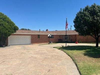 /international/us/310-cherry-street-darrouzett-tx-110109961141/