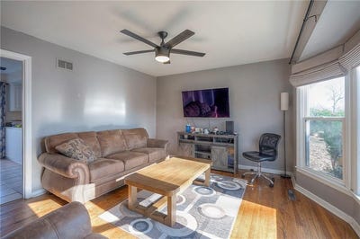 /international/us/6104-e-136th-street-grandview-mo-110104236912/