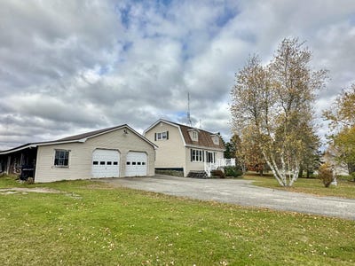 /international/us/75-point-street-columbia-falls-me-110103424645/