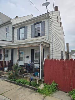 /international/us/21-railroad-ave-phillipsburg-town-nj-110101338140/
