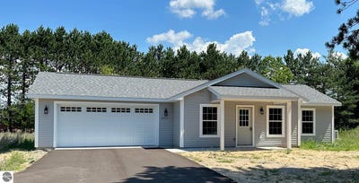 /international/us/2711-sawyer-road-traverse-city-mi-110094240742/