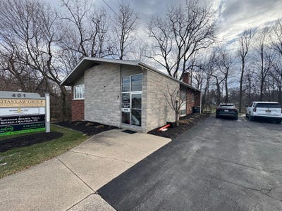 /international/us/401-center-street-south-haven-mi-110104510516/