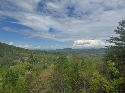 /international/us/7-salt-lick-lane-brasstown-nc-110097965701/